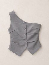 Cargar imagen en el visor de la galería, Conjunto gris de pantalón recto y blusa de un hombro tipo chaleco
